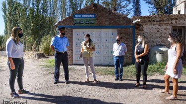 La recorrida que realizó en febrero, la ministra de seguridad, Vanina Merlo, junto a la intendenta de Plottier, Gloria Ruiz. (foto: archivo gentileza Municipalidad de Plottier)
