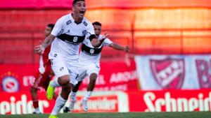 Platense volvió a jugar en primera y le ganó el clásico a Argentinos en La Paternal