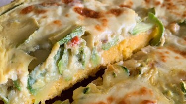 Tarta de zucchinis con masa de polenta