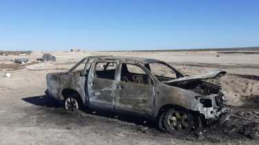 En medio del reclamo, incendiaron una camioneta, (foto: Periódico La Comuna de Villa Regina)