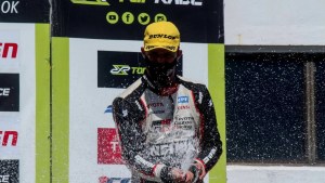 Rossi retuvo el título en el Top Race