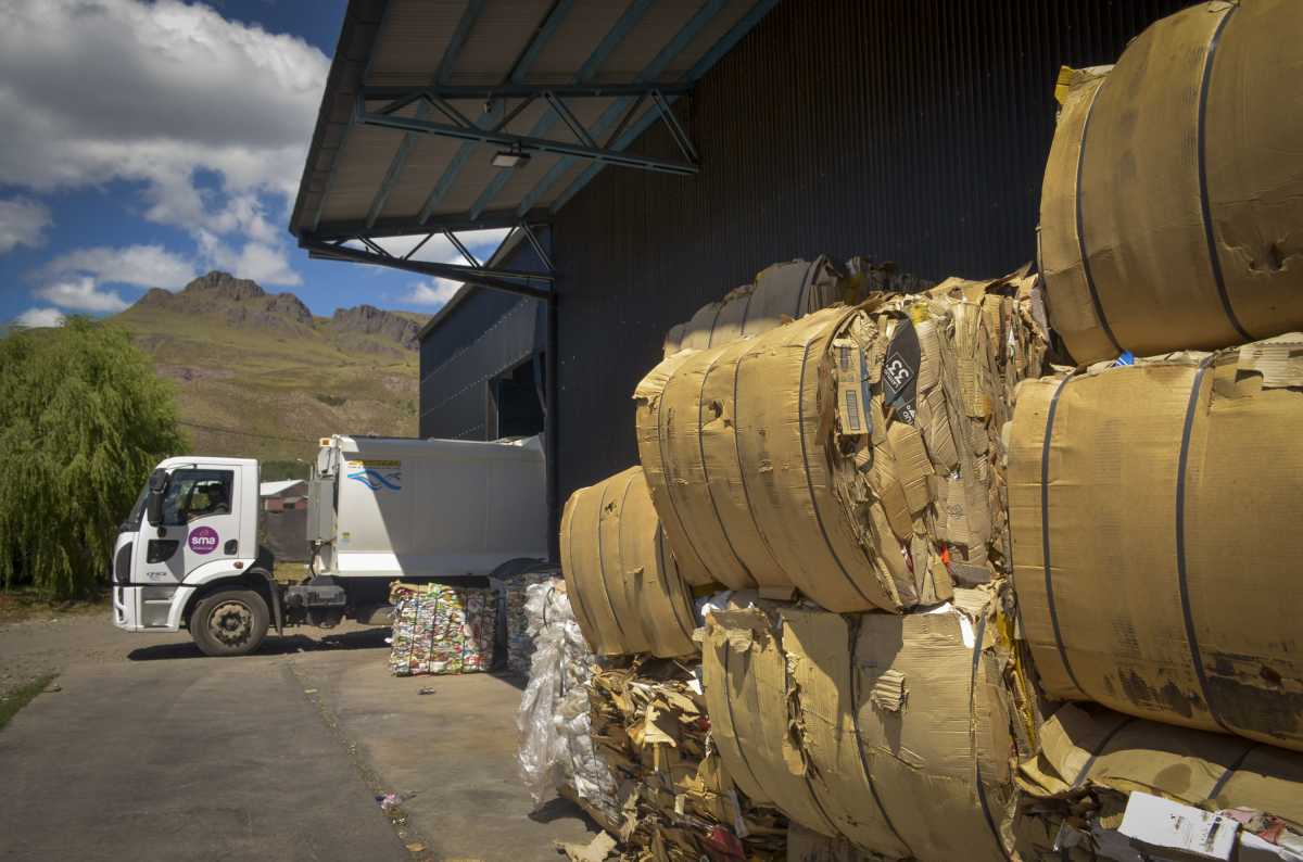En San Martín de los Andes se entregaron 16.000 kilos de basura que será reciclada. Foto: Patricio Rodríguez