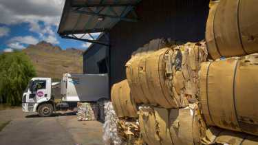 En San Martín de los Andes se entregaron 16.000 kilos de basura que será reciclada. Foto: Patricio Rodríguez