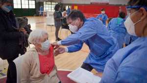 Se atrasa la vacunación a mayores de 70 años en Bariloche