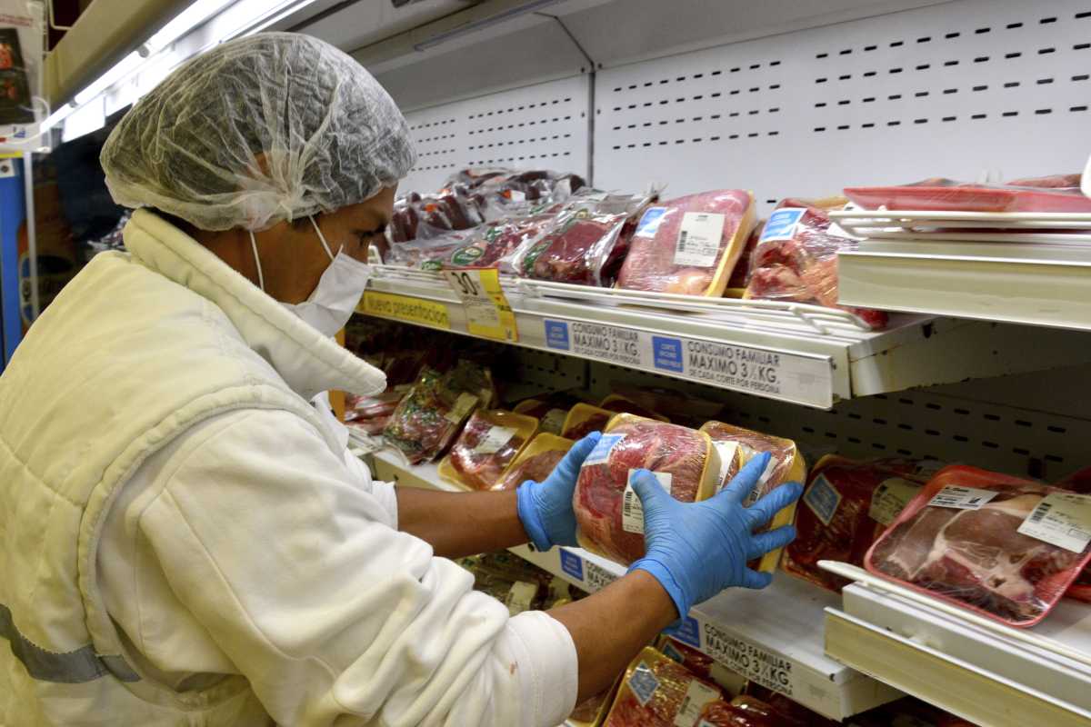 Viedma  - 03/02/2020
ya esta en las gondolas de los supermercados de viedma la carne a precios acordados con el gobierno nacional
Foto : Marcelo Ochoa