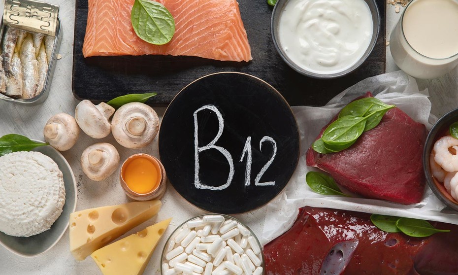 B12 es una vitamina indispensable para el funcionamiento del cuerpo. 