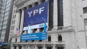En horas vence el canje de deuda de YPF