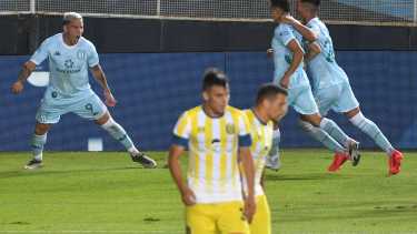 Enzo Copetti (9), festeja el gol de Racing ante Rosario Central en Avellaneda un encuentro válido por la cuarta jornada de la zona A de la Copa de la Liga Profesional.
Foto: Alfredo Luna/cf/Telam