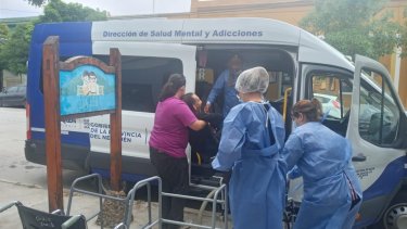 Se evaluó la situación de salud psico socio sanitaria y se valoró el riesgo de vida en la que se encontraban las personas residentes en el establecimiento de Zapala. Foto: Gentileza Facebook Subse De Flia Provincia del Neuquén