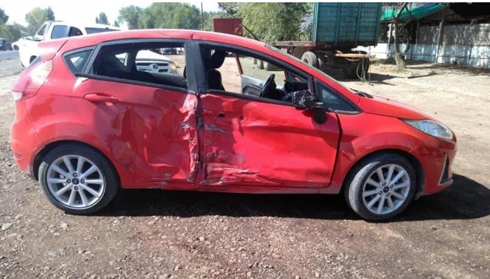 El Ford Fiesta involucrado en el accidente. Foto: Facebook NotivimeFederalpaginasolodenoticias