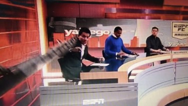 El momento de la caída quedó registrado en vivo y en directo.-