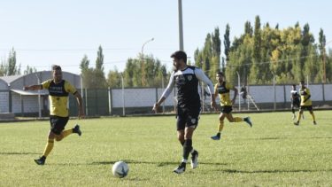 Cipolletti y la novedad táctica en el amistoso ante el Madryn de Pancaldo
