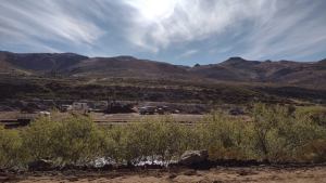 Denuncian que tiraron los alambrados de un campo de crianceros cercano a la obra de la represa del río Nahueve