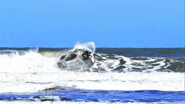 El Espigón puede tener olas de hasta un metro. Foto Facundo Lini.