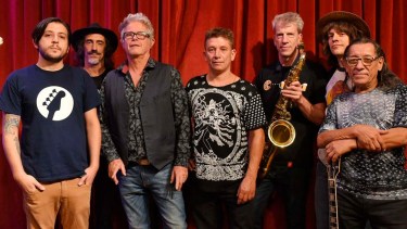 Abuelos de hoy: Alberto Perrone, Sebasrián Peyceré, Juan del Barrio, Gato Azul Peralta, Jorge Polauner, Frankie Landon y Kubero Díaz.