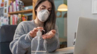 Ventilar los espacios y cuidar la exposición a sprays son parte de los cuidados básicos.-