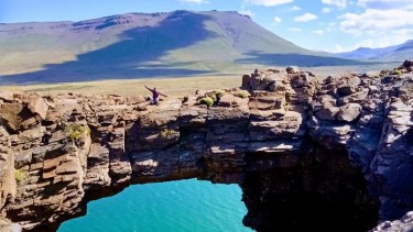 Caviahue: del Puente de Piedra al volcán Copahue, cinco propuestas para una escapada