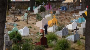 El aumento de las muertes por coronavirus y su impacto en el cementerio municipal de Bariloche