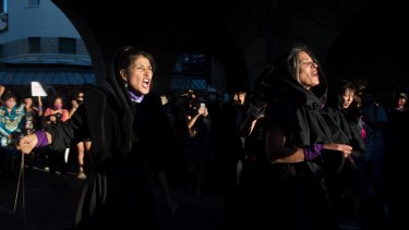 El #8M, una de las marchas más convocantes en Bariloche de los últimos años. Foto: Marcelo Martínez