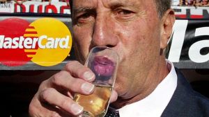 En su cumpleaños, Bilardo recibió un especial regalo de Gatorade