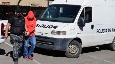 Matías Vázquez se presentó voluntariamente este martes en la Unidad Regional Tercera de Bariloche para empezar a cumplir la pena de 5 años de prisión que le impuso un tribunal de juicio. (foto de archivo) 