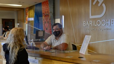 La mayoría de los trabajadores de la Municipalidad de Bariloche cumple con trabajo presencial. Foto: Alfredo Leiva