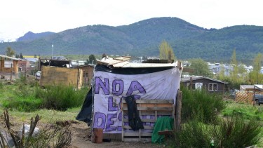 El violento hecho ocurrió en una vivienda ubicada en la toma que se levantó en la calle Beschtedt y Arrayanes, de Bariloche. (foto de archivo)