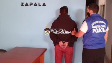 Lo buscaban por estafas y lo atraparon en Zapala, en un auto robado en Roca