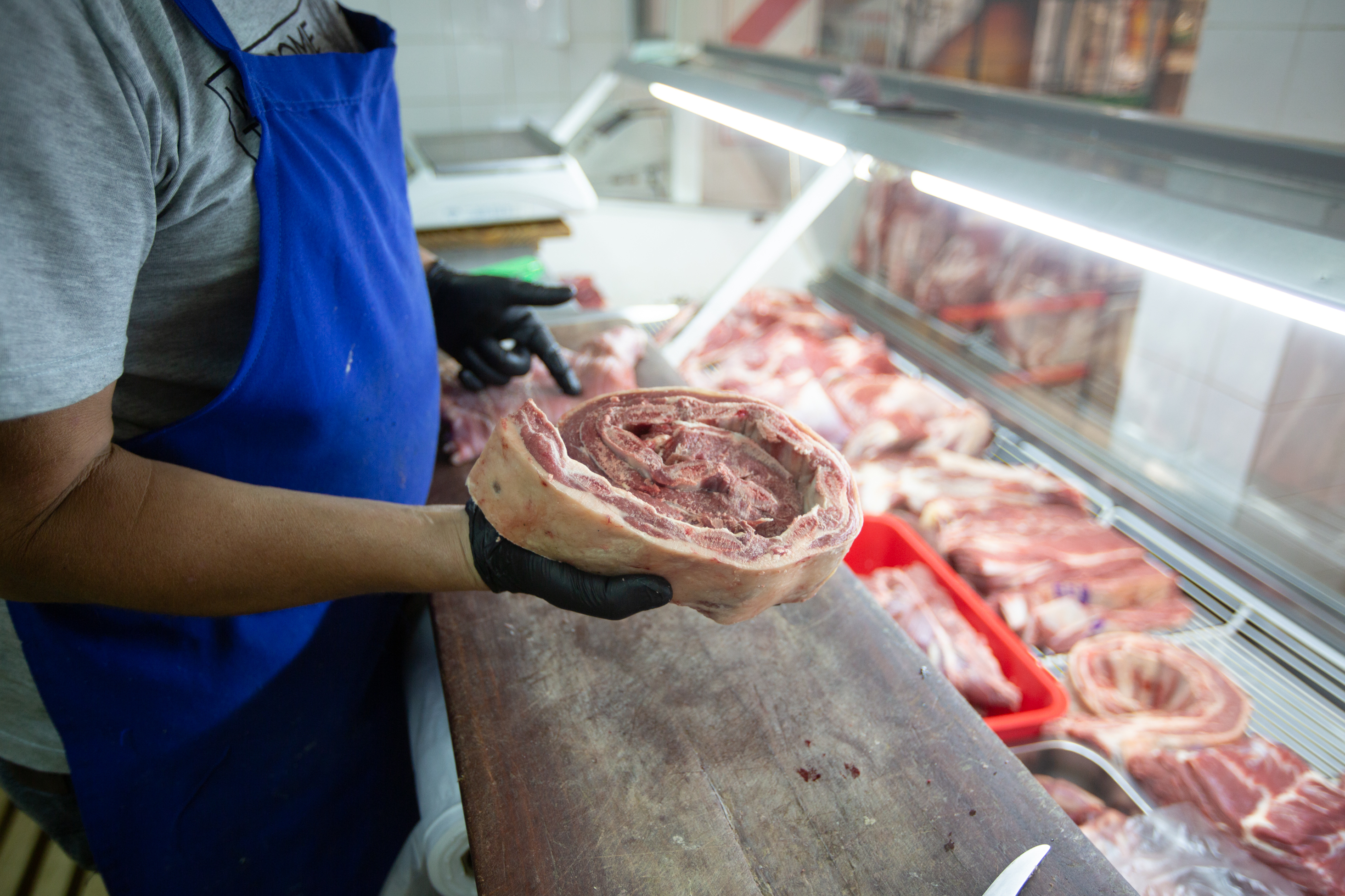 El precio de la carne con hueso cuesta más de 2000 pesos en la región. Foto: Juan Thomes