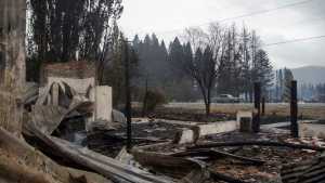 Denuncian robos a los damnificados de los incendios en Lago Puelo