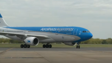 El avión desde Moscú llegó a primeras hora de esta tarde, como estaba previsto. (@AgenciaTelam).-