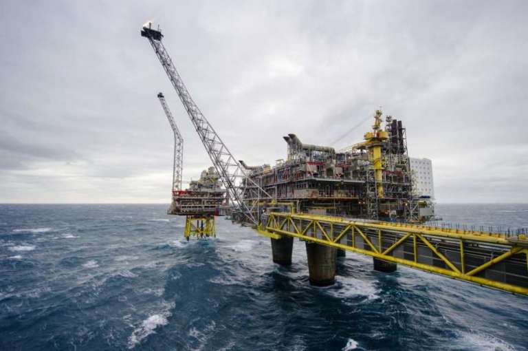 Exxon negocia la venta de sus campos en el Mar del Norte en 1.000 millones de dólares.

