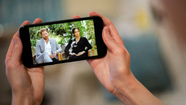 Las declaraciones de Meghan Markle y el príncipe Harry siguen generando repercusiones. Foto: AP