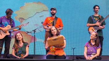 Daniela Ranallo, Laura Ibañez, Ruth Hillar, Daniel Bianchi, Gonzalo Carmelé, Nahuel Ramayo integran Canticuénticos. Foto gentileza.