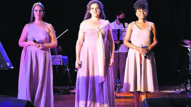 El espectáculo “Mujeres” llegó a Cipolletti.