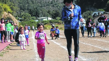 Un sábado, las 14 categorías participan de la carrera de velocidad (400 metros), al otro fin de semana, se corre medio fondo (1200 metros) y el siguiente, fondo (8000 metros). Foto: gentileza 