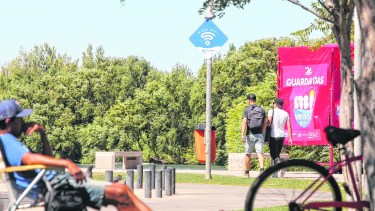 En el Río Grande es uno de los lugares donde se puede acceder al wifi de la municipalidad (Oscar Livera)
