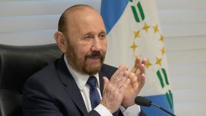 Gildo Insfrán desdobla las elecciones en Formosa en busca de su octavo mandato consecutivo