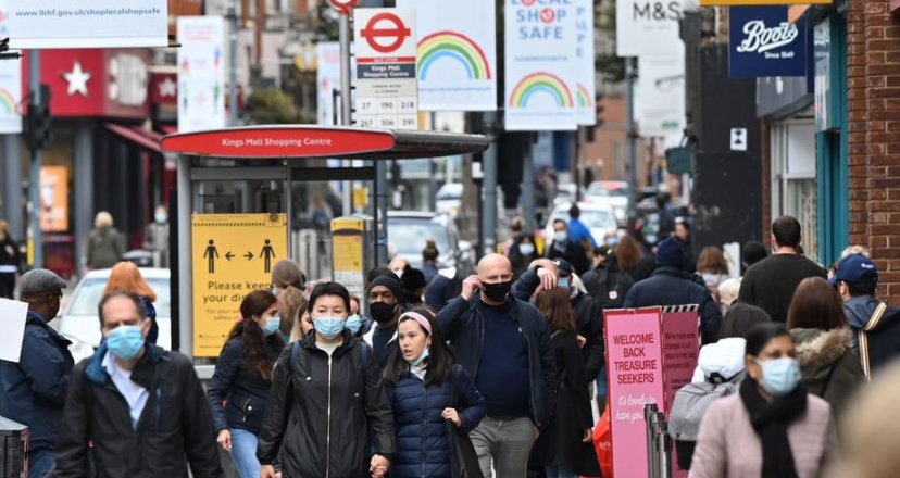 Éxodo masivo de población en Londres. Foto: AFP 