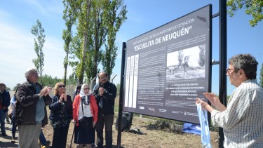 Nqn - Señalamiento LA ESCUELITA - Juan Thomes