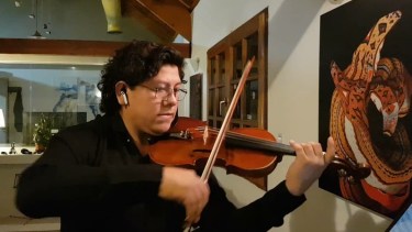 Mauricio Aramayo se unió al proyecto hace un mes y ya dio más de 50 conciertos.