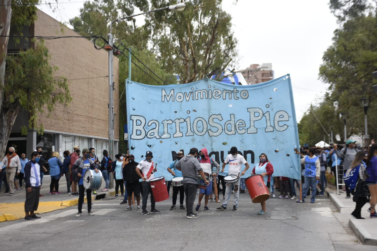 Barrios de Pie realiza una permanencia en Casa de Gobierno de Neuquén. Foto: Florencia Salto