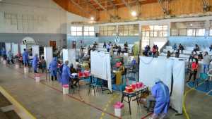 Este viernes se terminará de aplicar 630 vacunas contra el coronavirus a docentes de Viedma