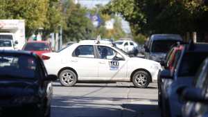 Nuevo aumento de la tarifa de taxis en Roca: la bajada de bandera diurna costará $ 920