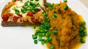 Matambre a la portuguesa (o a la pizza) con puré mixto por Guillermo Calabrese