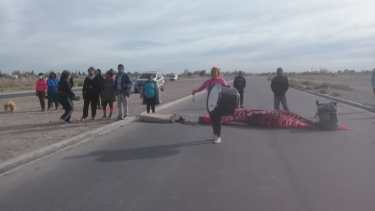 Los manifestantes indicaron que el bloqueo lo mantendrán durante todo el día. Foto: Gentileza