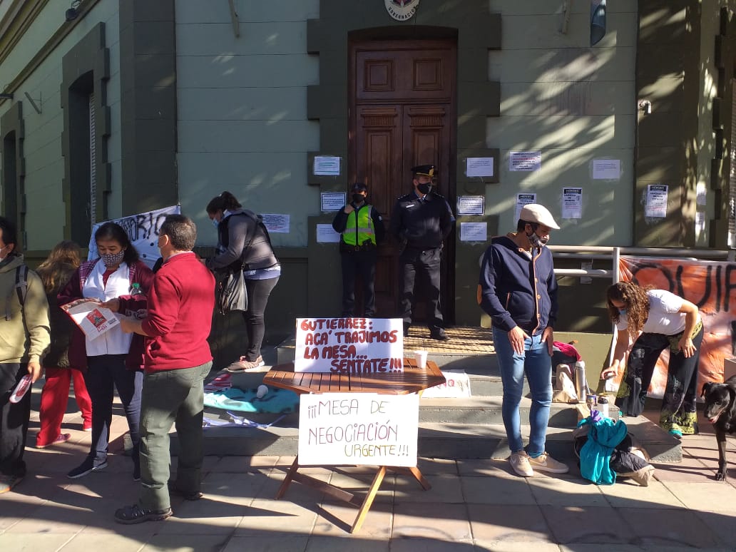 Los trabajadores de Salud autoconvocados de Neuquén solicitan ser incluidos en la negociación salarial. (archivo)