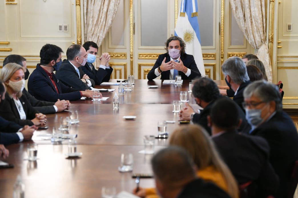 La reunión con los dirigentes rionegrinos del oficialismo nacional se hizo en el Salón Sur de Casa Rosada.