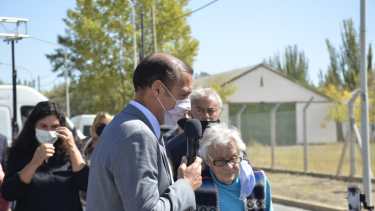 El gobernador Omar Gutiérrez respondió la consulta de Noemí Labrune (foto Yamil Regules)