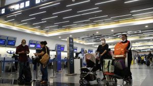 Aerolíneas rechazan cupo de 600 pasajeros y aseguran que miles de personas quedarán varadas en el exterior